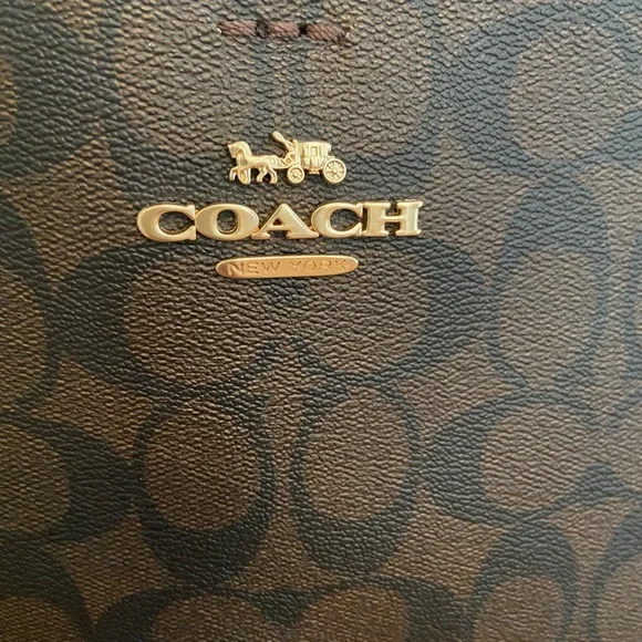 Coach purse - Picture 5 of 8